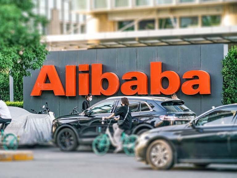 Dos gigantes del comercio publican resultados: Alibaba en soportes y con descuento, y Walmart en resistencias y sobrevalorada