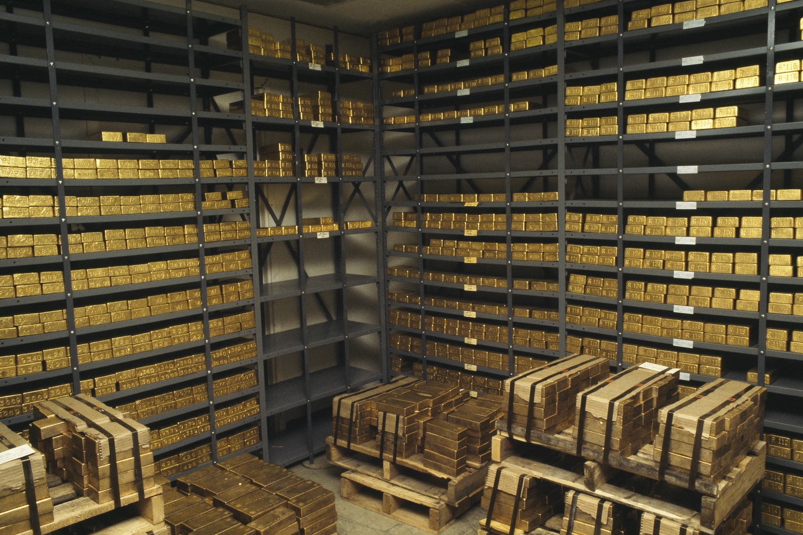 Форт нокс золотой запас сша. Форт нокс золото. Форт нокс золото. Форт нокс золотой запас. Хранилище форт нокс золото.