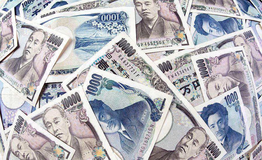 Assets rise on stimulus hopes, Yen slips