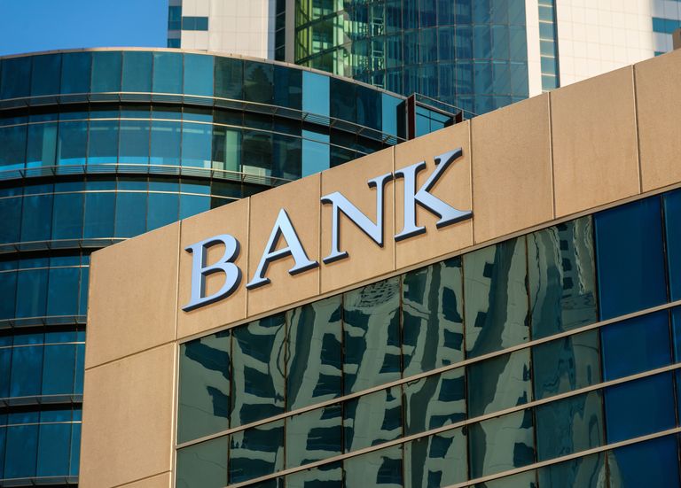 Czy to czas na kupno akcji banków “zdrowych” banków?