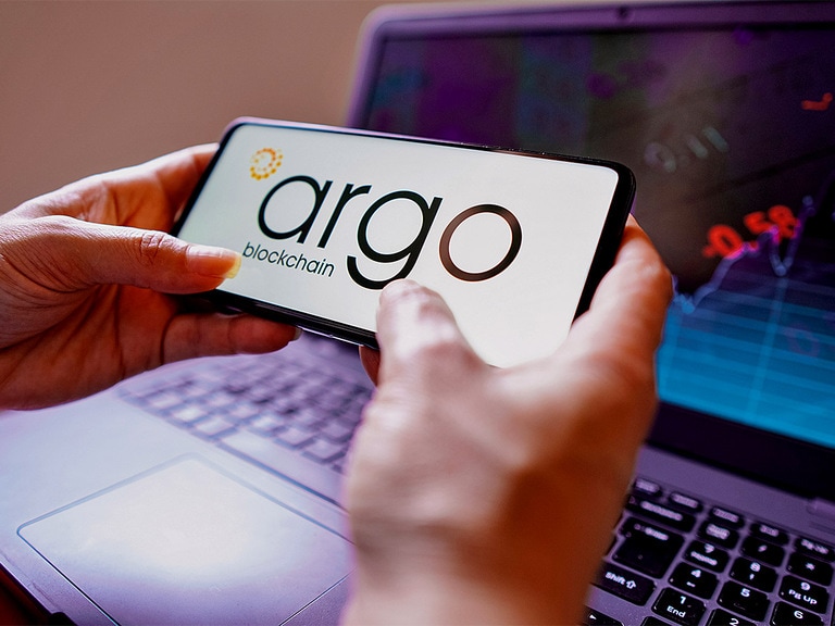 argo blockchain buy shares