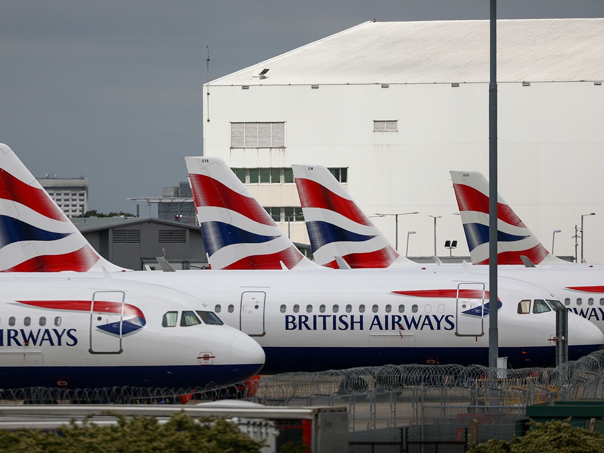 IAG share price: British Airways aircraft line up on runway