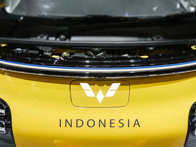 Indonesia to offer incentives for 235,000 EVs