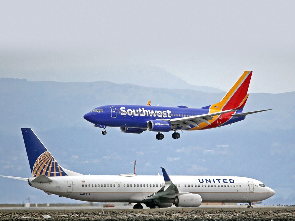 Can the JETS ETF benefit if airline stocks embrace sustainability?