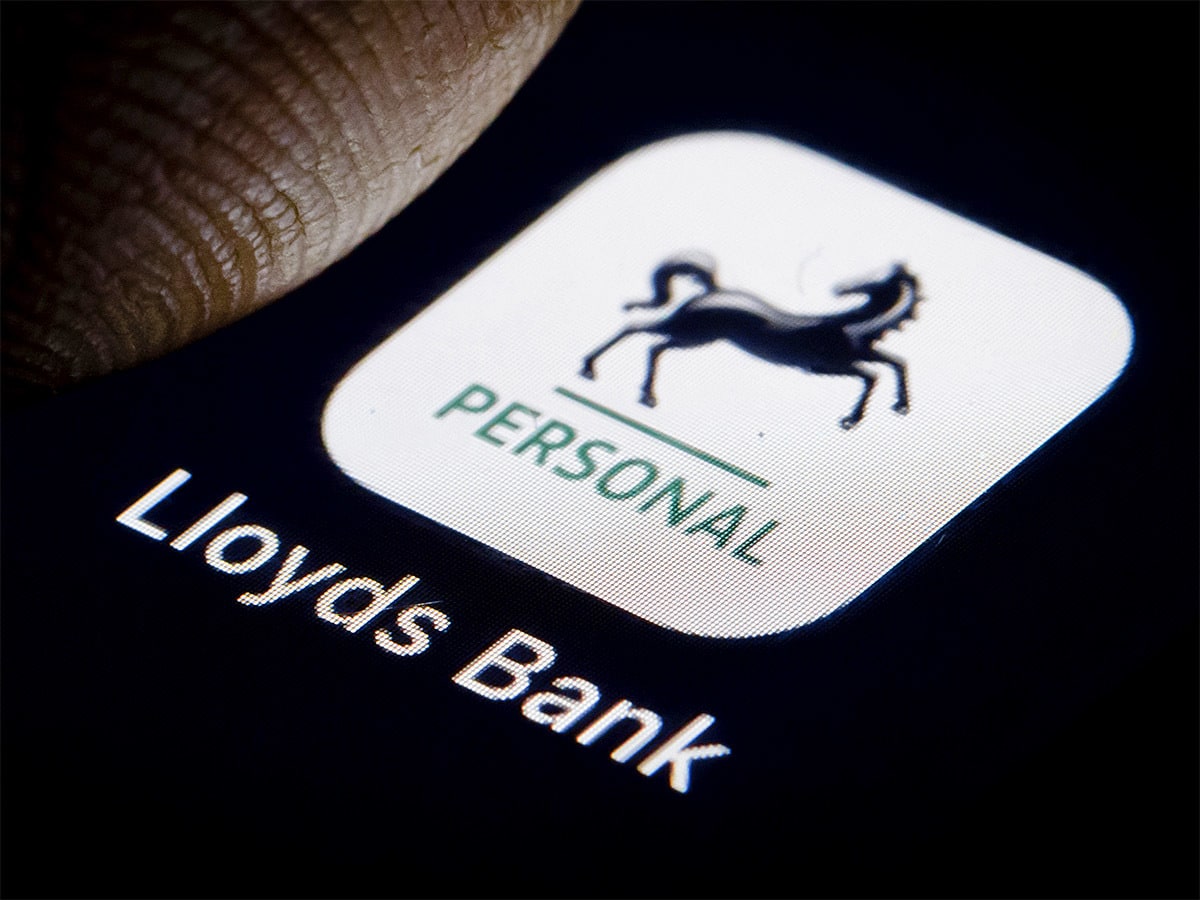 Lloyds share price: a customer uses the Lloyds app