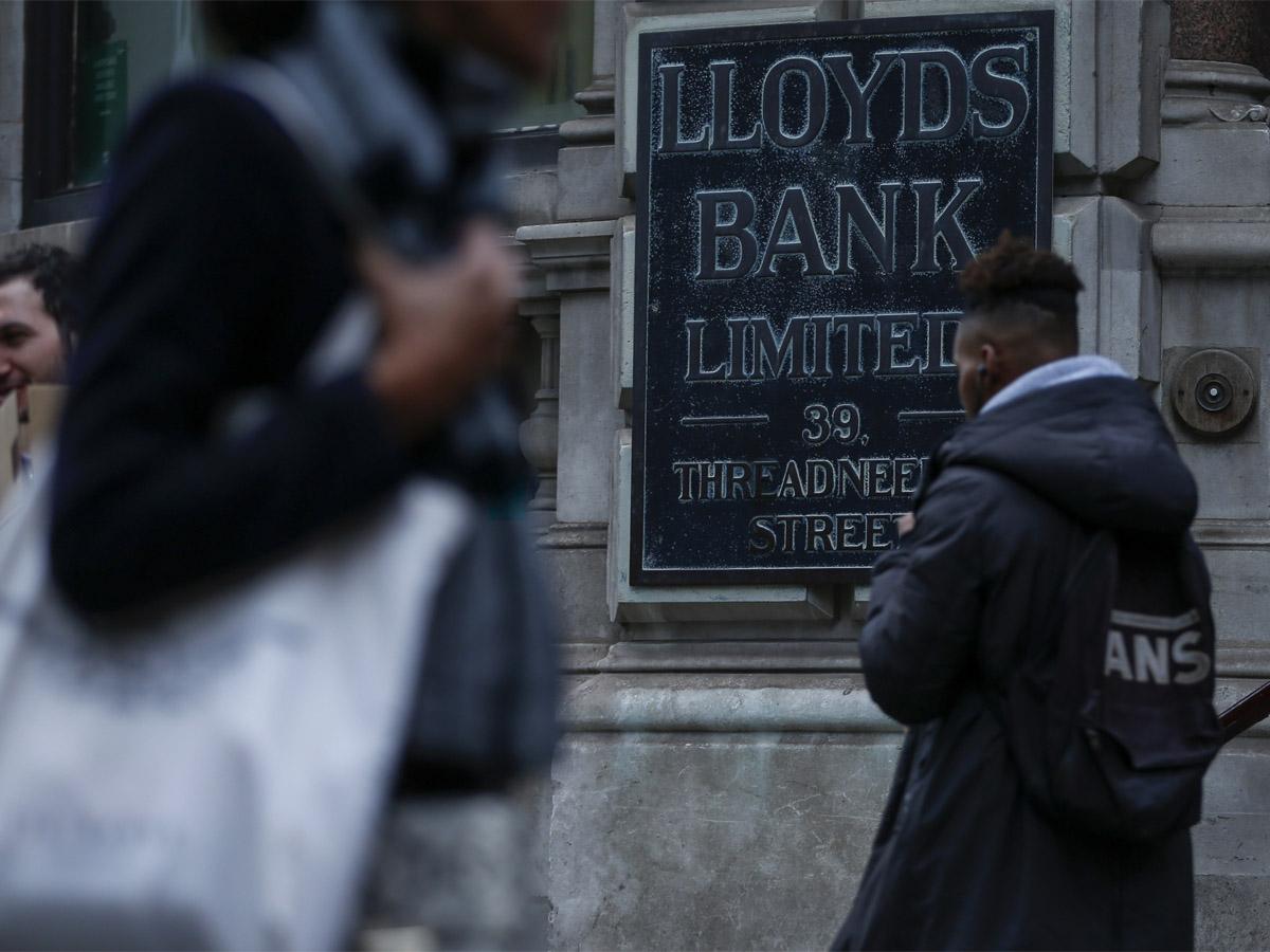 Can the Lloyds share price conundrum be reconciled?