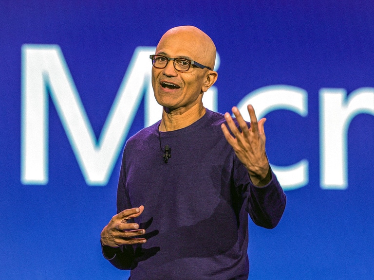 Microsoft Trumps Apple; Hyundai Cash Bonus; Indian Software Booms