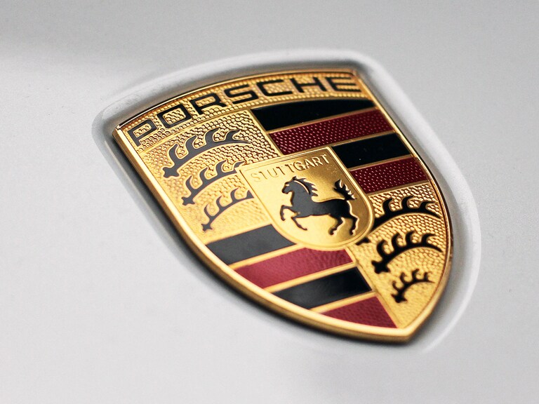 Porsche shares race higher on Frankfurt debut