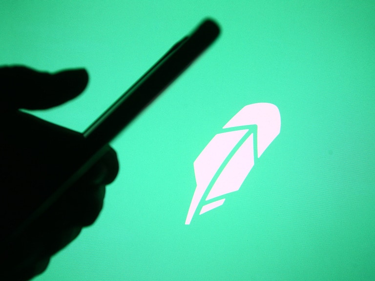 Is the Robinhood share price the ultimate meme stock? | Opto