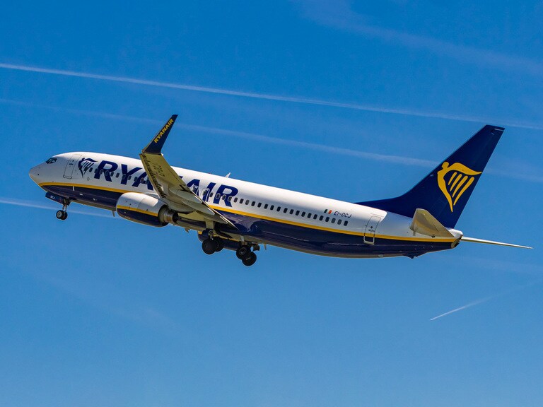Ryanair’s share price sees a 7% gain as demand returns