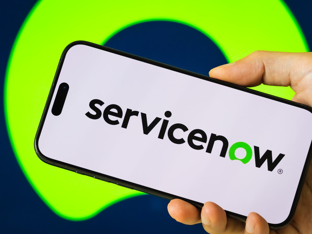 NOW Stock: Can an AI Overhaul Save ServiceNow?