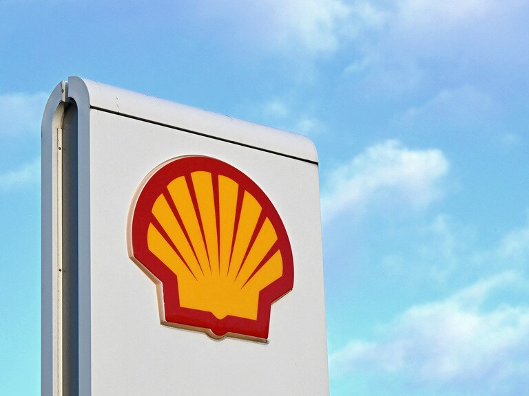 Shell posts record $40bn profit