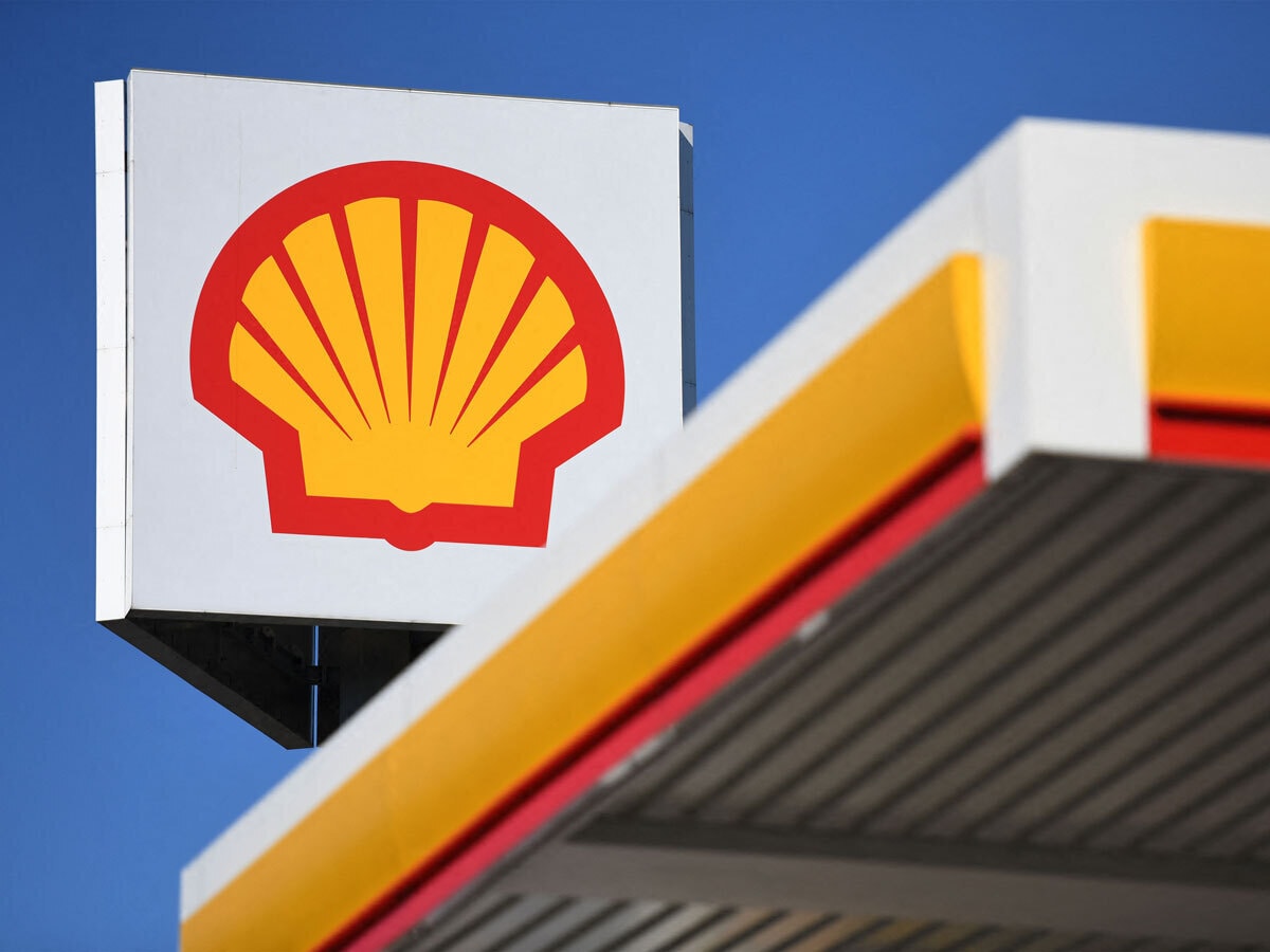 Shell logo above a petrol station