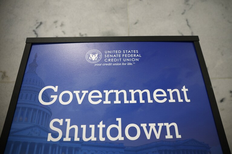 El S&P 500 celebra con nuevos máximos la destrucción de empleo y pasa del shutdown: ¿hasta cuándo?