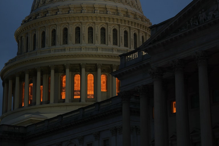 Nasdaq 100 y S&P 500 ignoran un shutdown que parece inminente