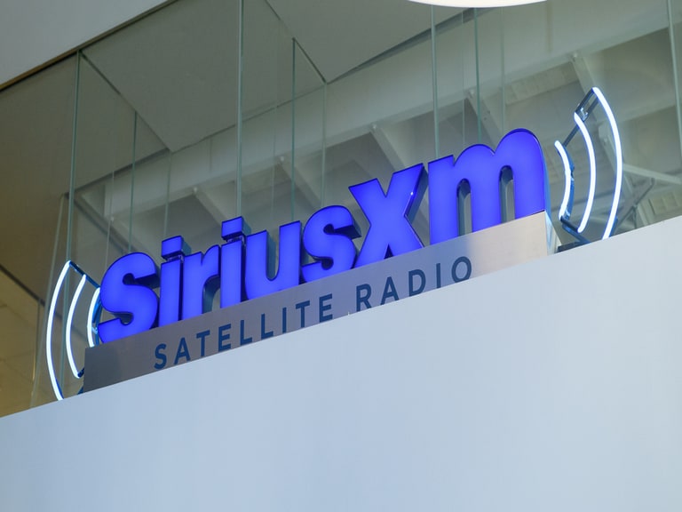 SIRI Stock: Why Did Warren Buffett Buy SiriusXM?