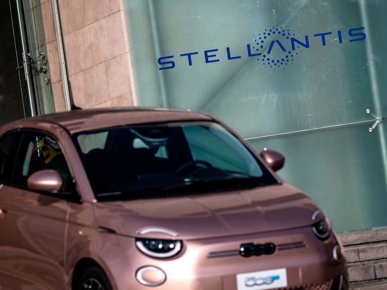 STLA: Why is the Stellantis Share Price in a Slump?