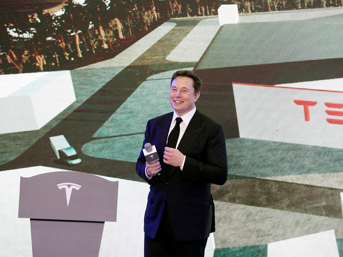 Will driverless cars support another surge in Tesla’s share price?