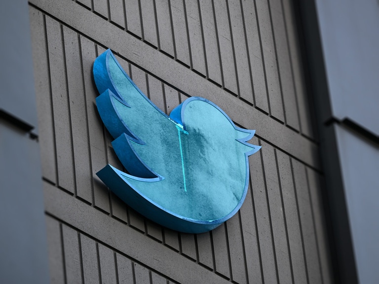 Twitter’s valuation falls to $20bn