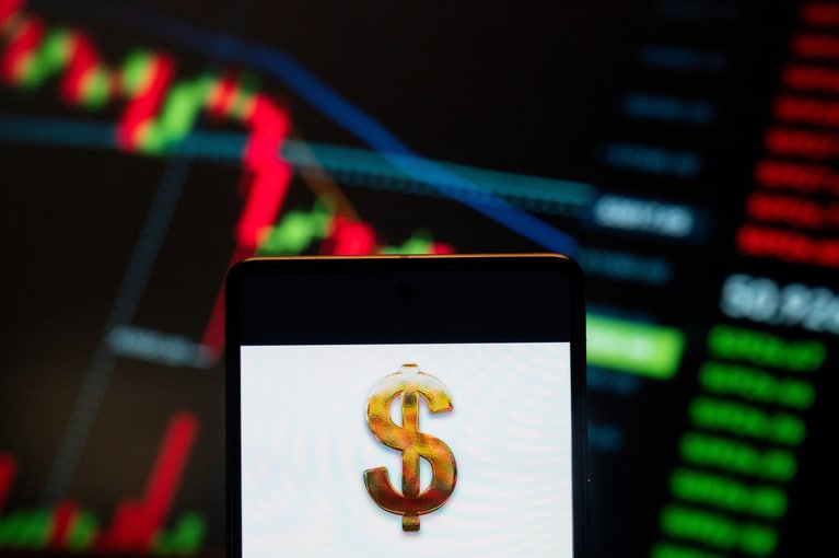 PCE (V-14:30h) decide el cierre semanal: ¿afianzará el USD el rebote y seguirá la “toma de beneficios” en el S&P 500?