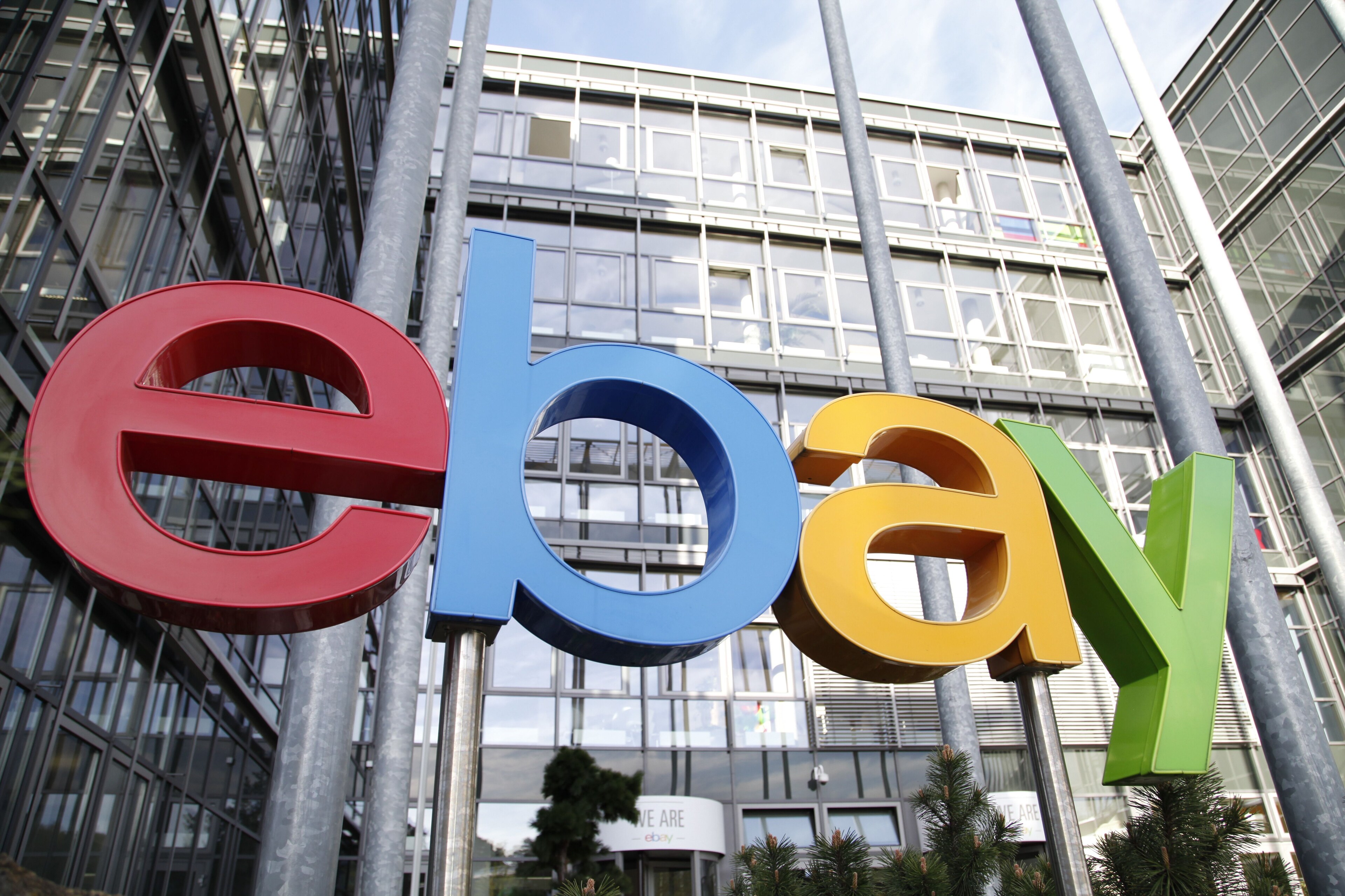 eBay share price: bidders circulate as revenue is up by 2%