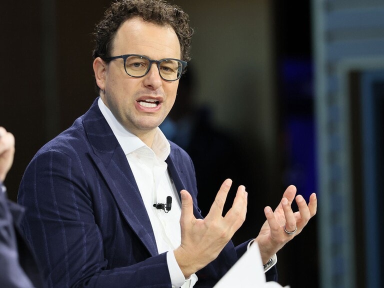 Can Anthropic Beat SpaceX’s IPO Valuation?
