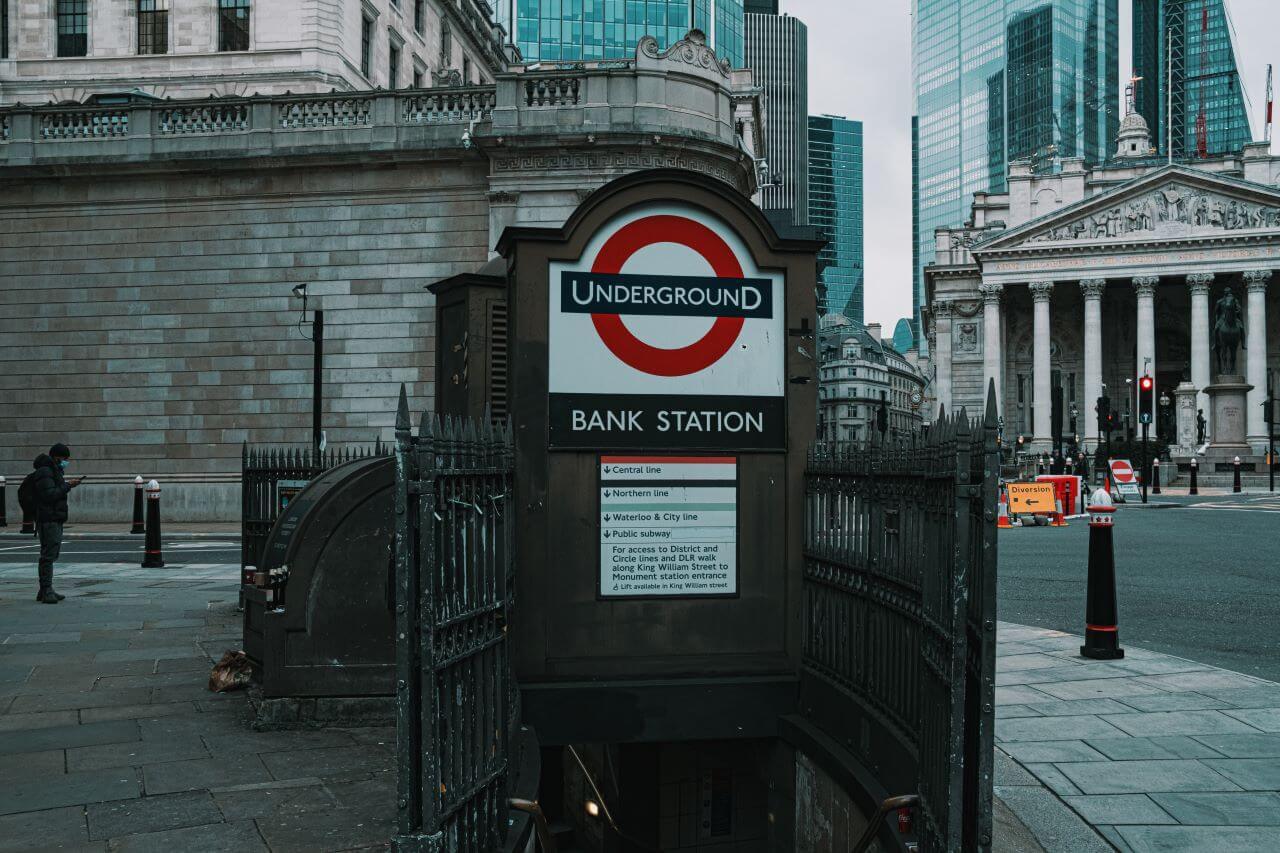 Bank Station sign in front of Bank of England