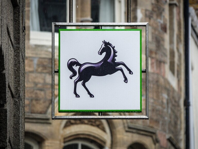 Can Lloyds’ share price shake off the banking turmoil?