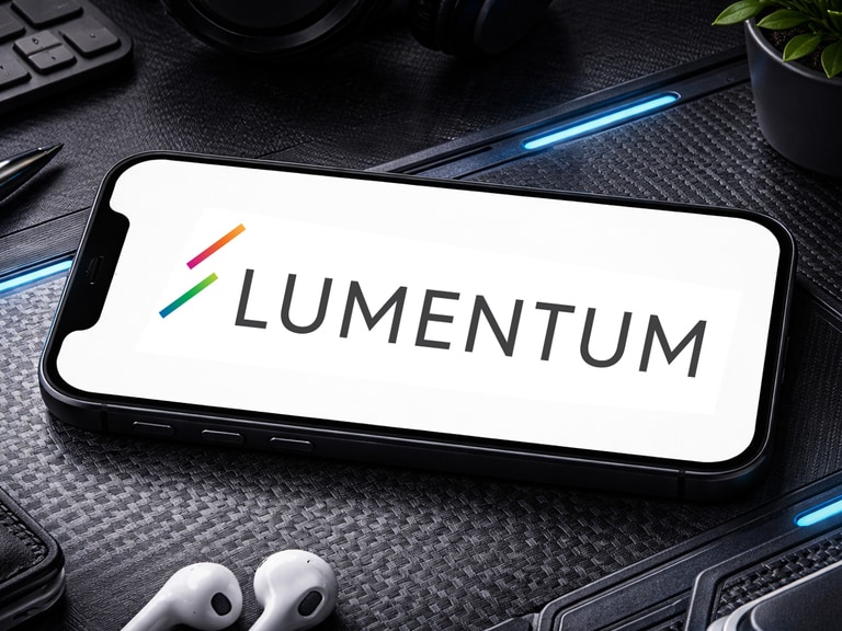 LITE Stock: Is There Room for More After 1000% Surge?